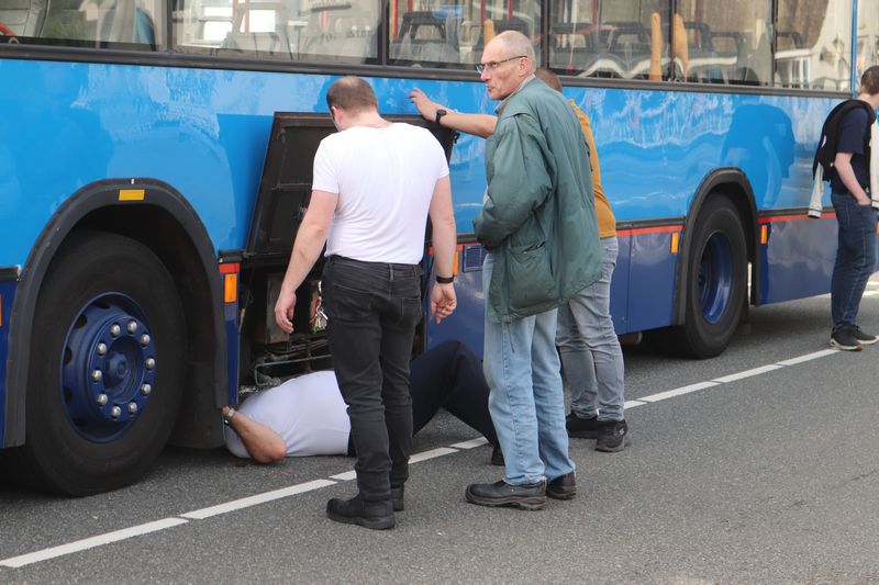 Rondrit met museumbussen door Arnhem